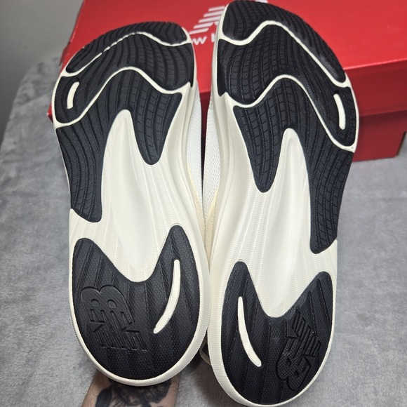 New Balance Dyno Soft Nergize Sports Women's Sneakers Size US 11B White Beige - Picture 6 of 7